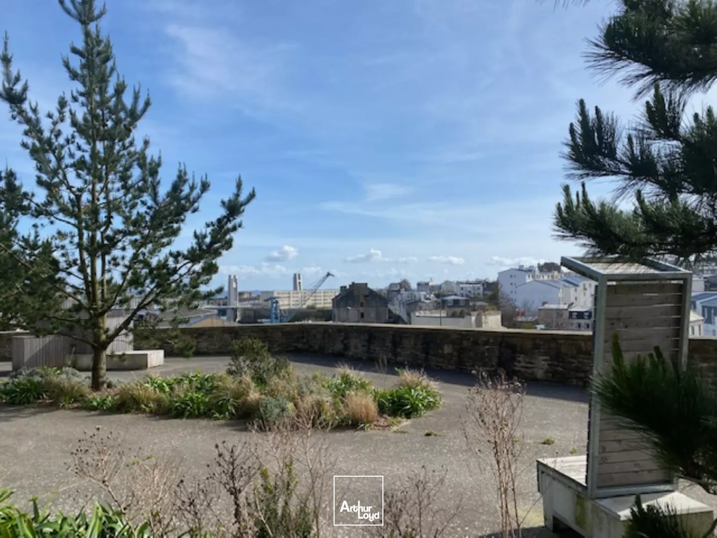 LOCAL COMMERCIAL 112 M² A LOUER CAPUCINS