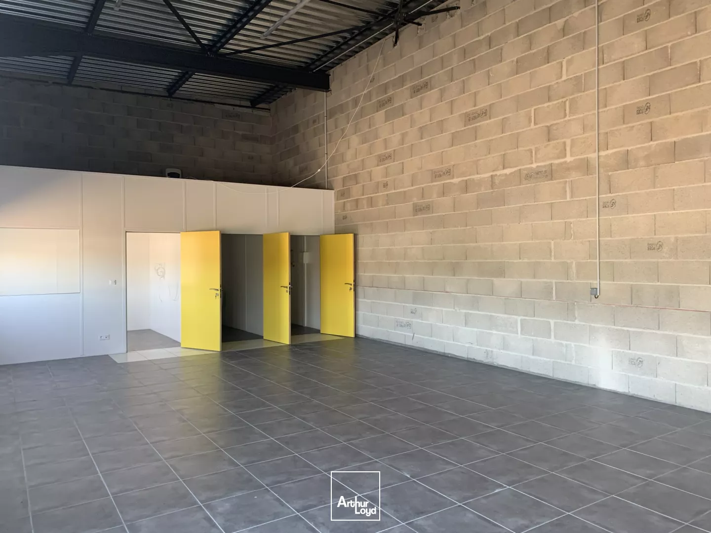 Local industriel - Location - Bourg en Bresse