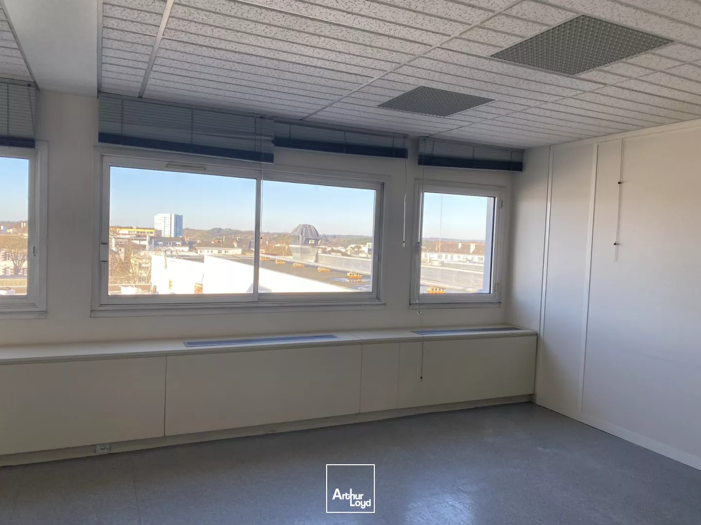 PLATEAUX DE BUREAUX A VENDRE A LORIENT