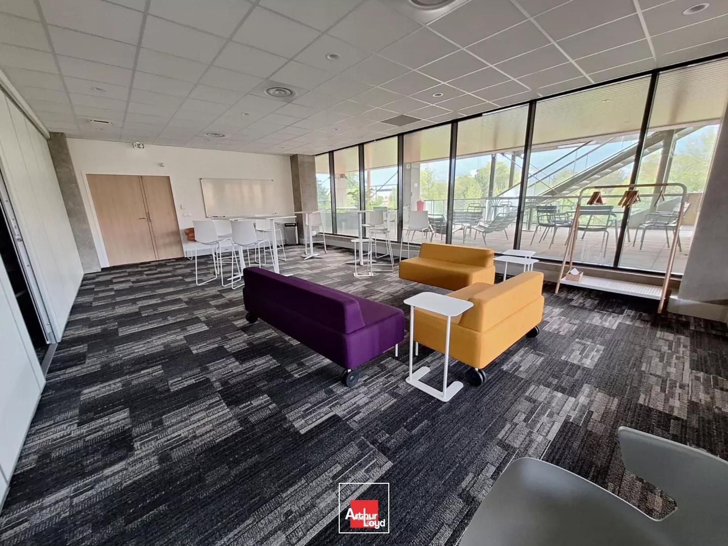 BUREAUX NEUFS A LOUER 432M² A ECHIROLLES AVEC PARKINGS