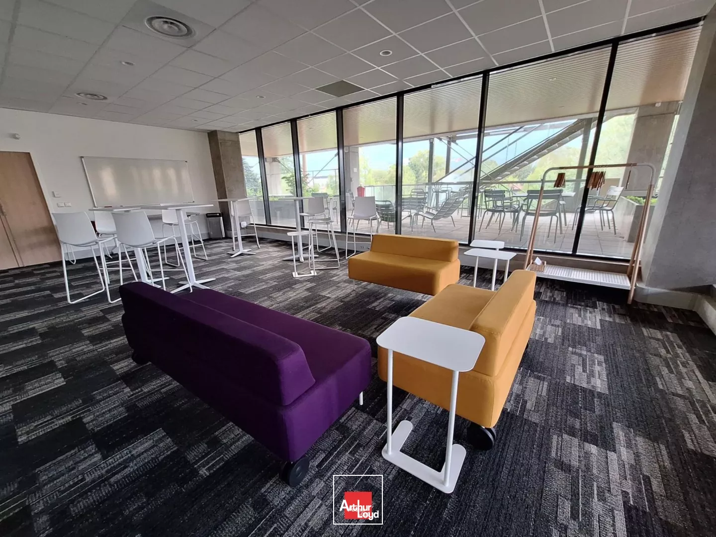 BUREAUX NEUFS A LOUER 432M² A ECHIROLLES AVEC PARKINGS