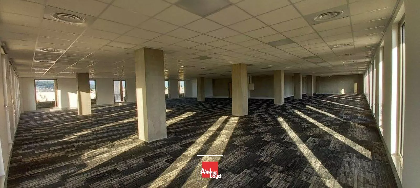 BUREAUX NEUFS A LOUER 432M² A ECHIROLLES AVEC PARKINGS