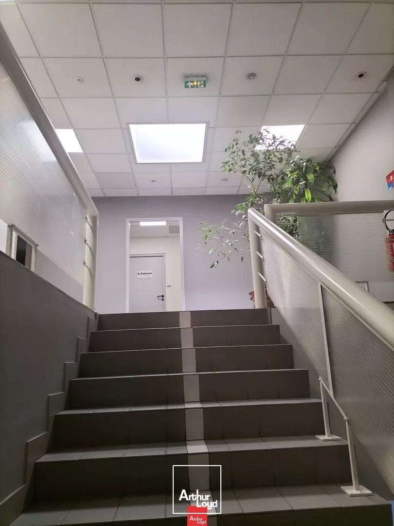 BUREAUX A LOUER INOVALLEE MEYLAN 229M² ET 89M² AVEC PARKING TRIPODE