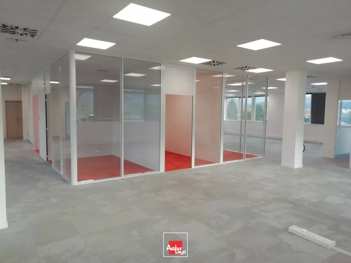 LOCATION BUREAUX ECHIROLLES 400M² AVEC PARKING