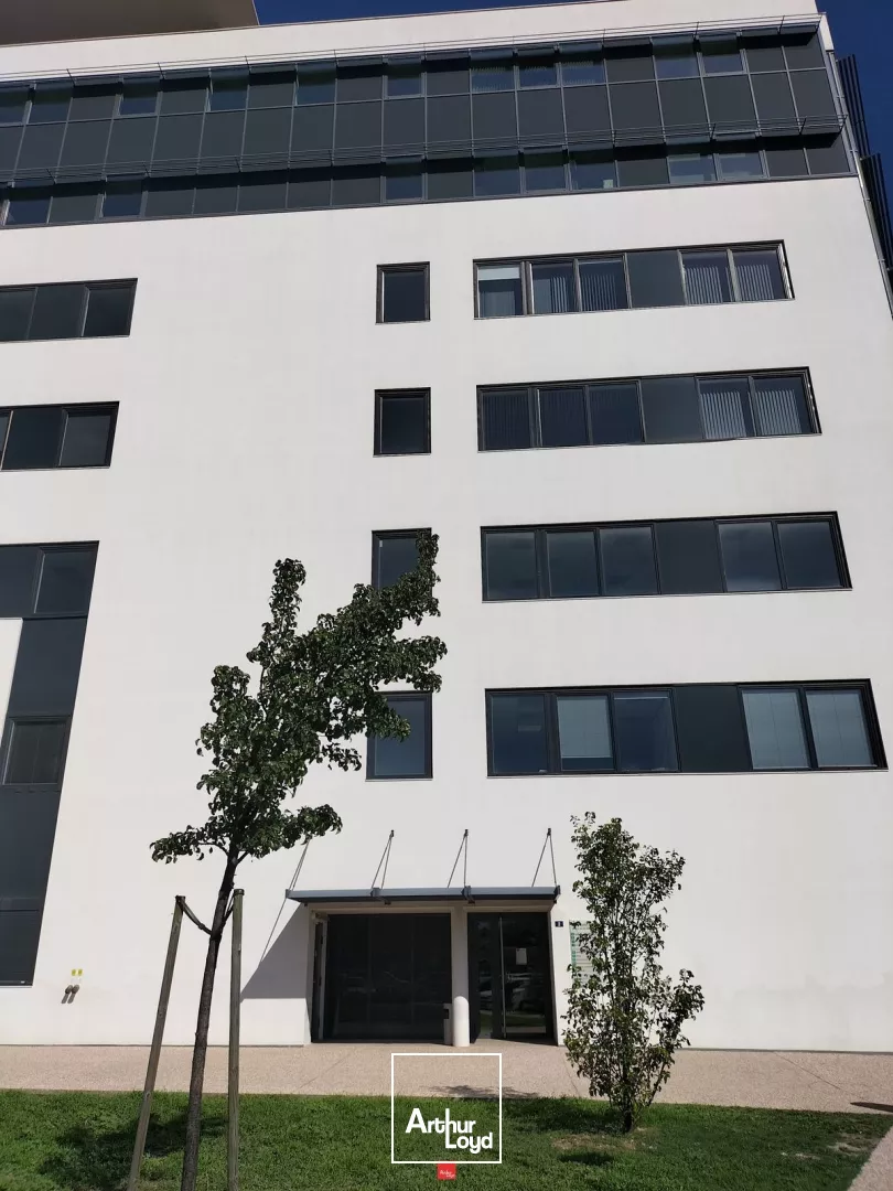 LOCATION BUREAUX ECHIROLLES 400M² AVEC PARKING