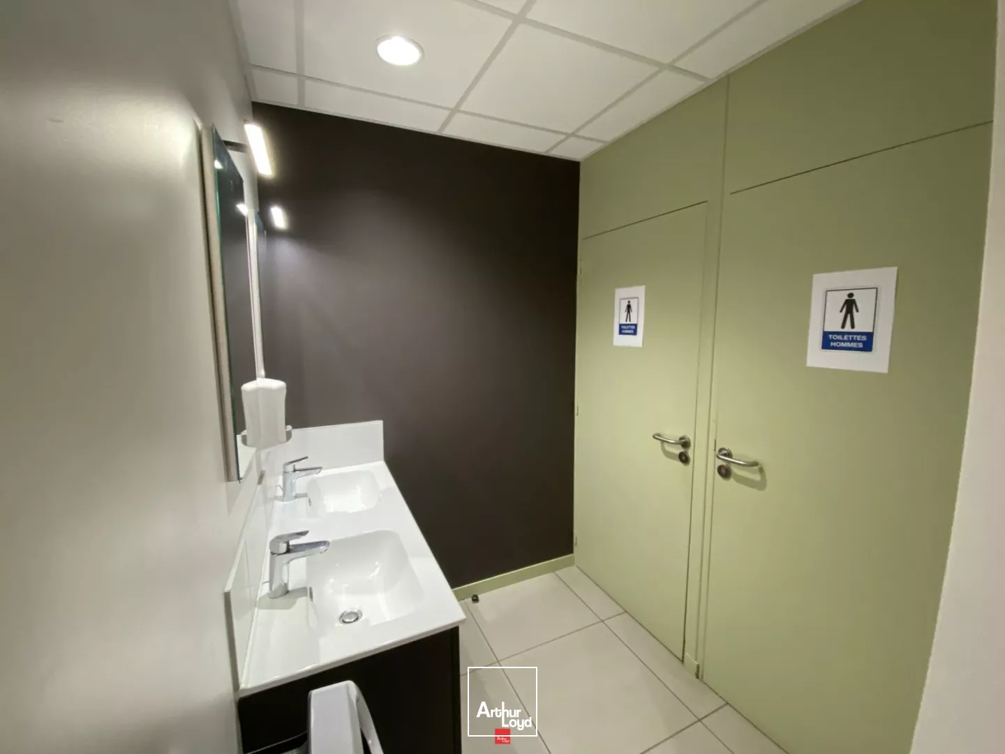 BUREAUX LUMINEUX A LOUER ECHIROLLES 125 M² 