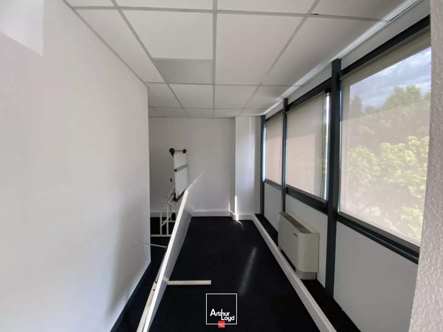 BUREAUX LUMINEUX A LOUER ECHIROLLES 125 M² 