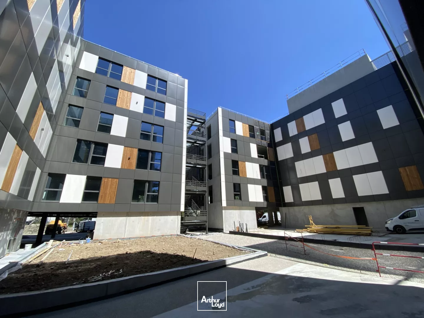 A VENDRE BUREAUX INOVALLEE MEYLAN DIVISIBLES NEUFS 7088m² AVEC PARKING