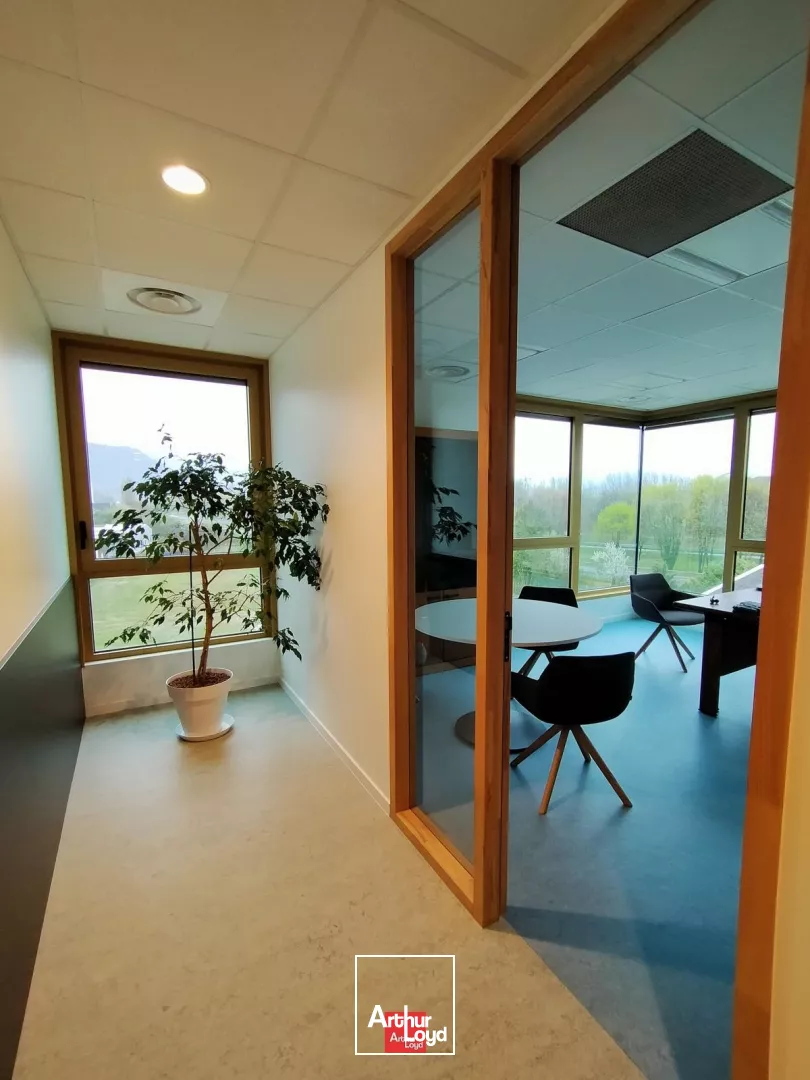 LOCATION DE BUREAUX NEUFS SAINT MARTIN LE VINOUX PROCHE GARE ET TRAM