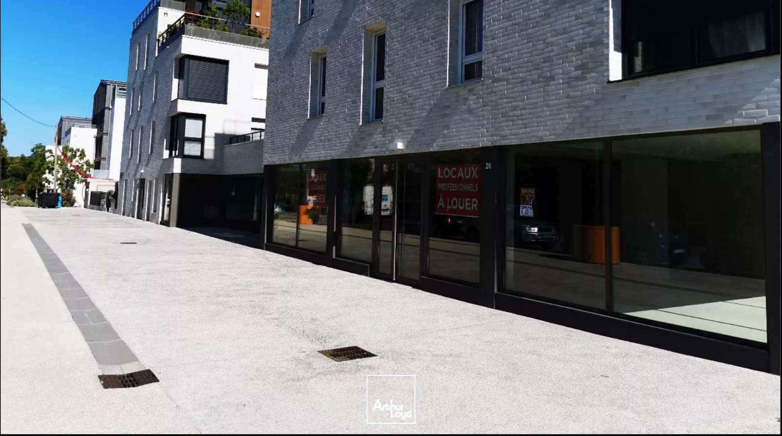 Local commercial en pied d'immeuble de 174 m2 à louer à Bruges