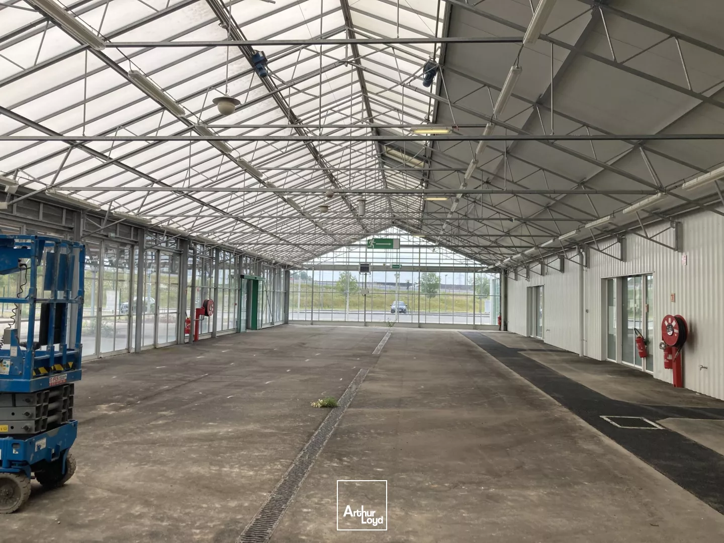 A LOUER - LOCAUX COMMERCIAUX - BIGANOS