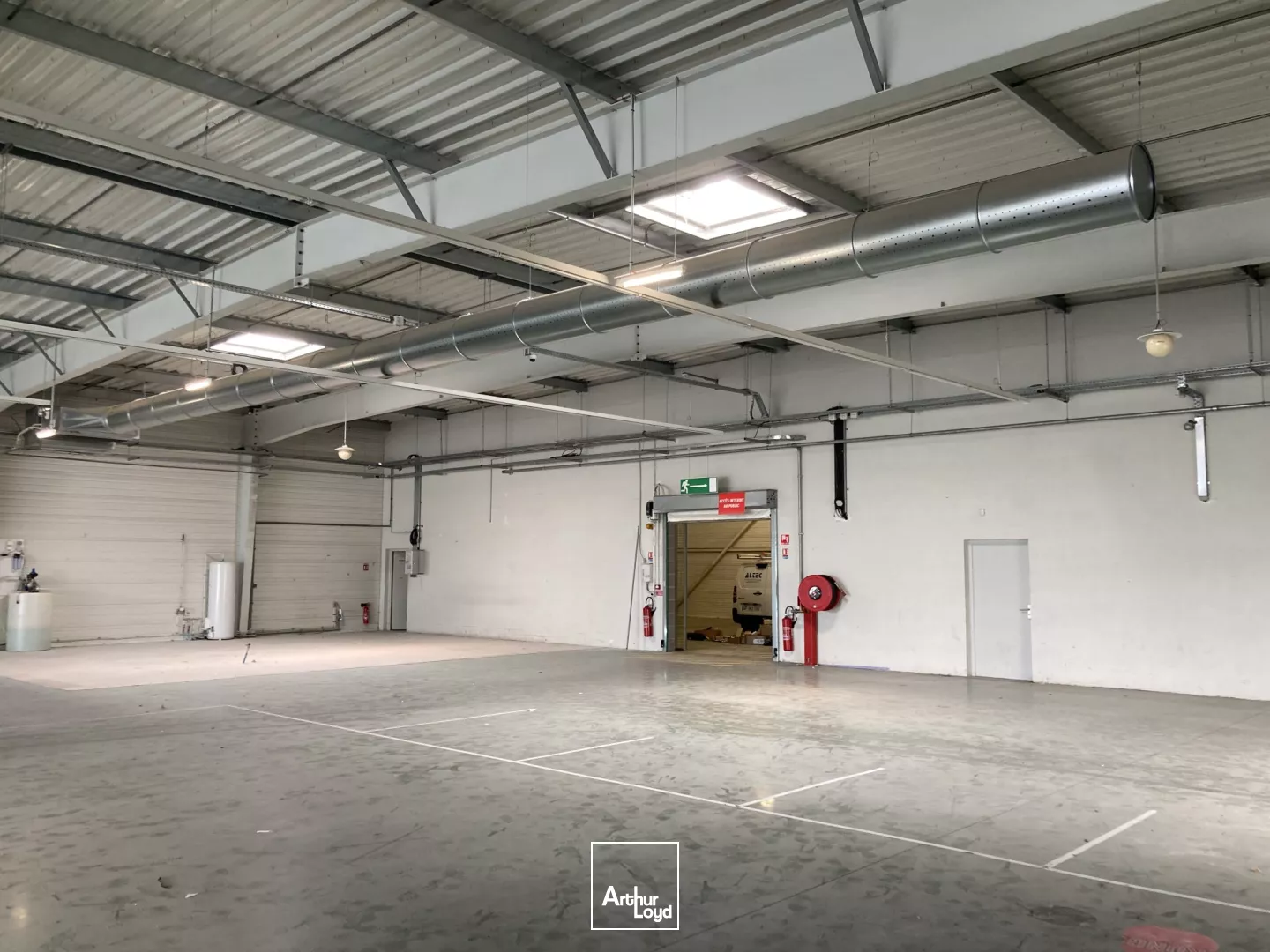 A LOUER - LOCAUX COMMERCIAUX - BIGANOS