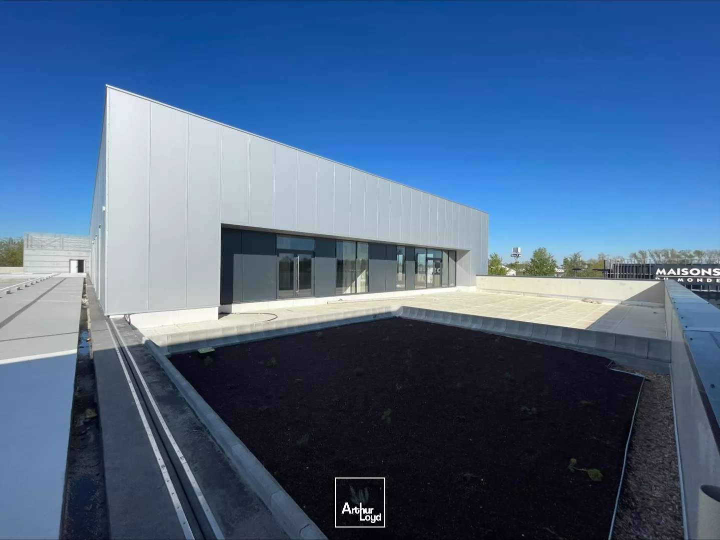 Location local commercial 651 m² avec terrasse à Bègles Rives d'Arcins