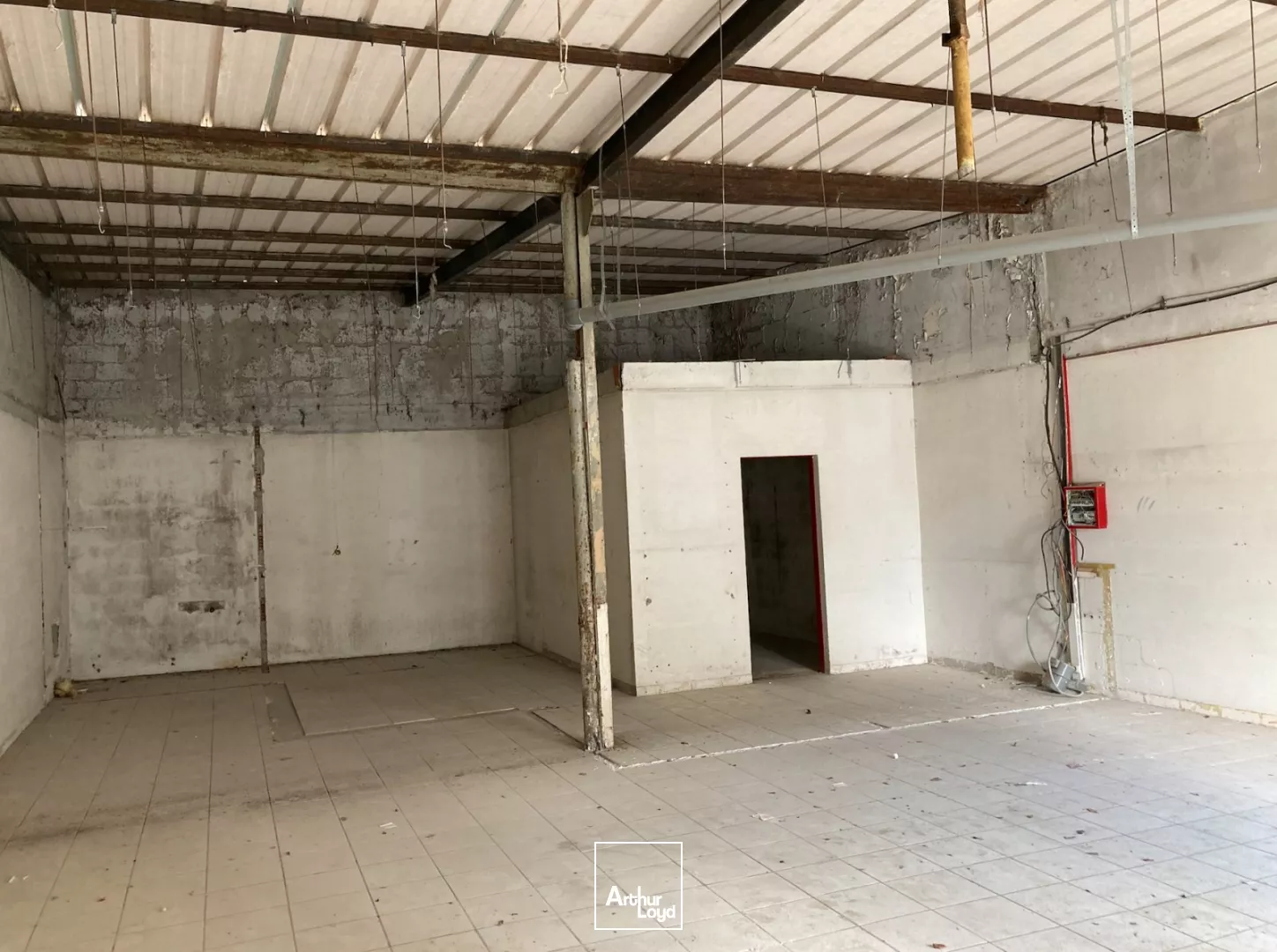 Commerce à louer disponible immédiatement à Bègles