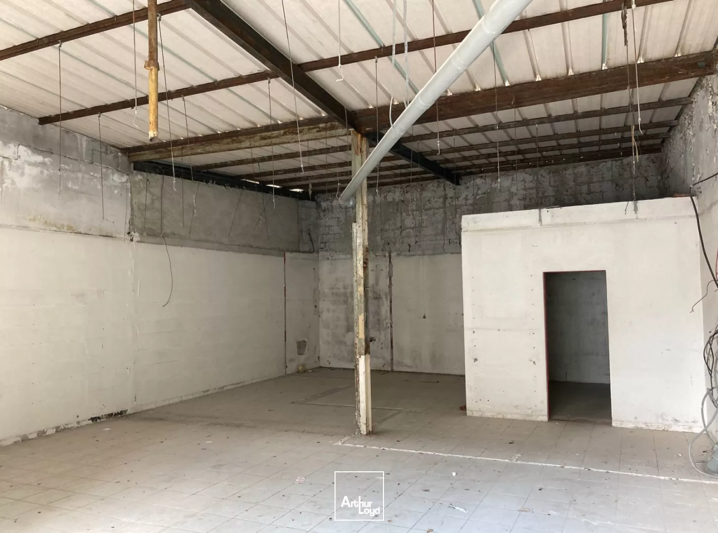 Commerce à louer disponible immédiatement à Bègles