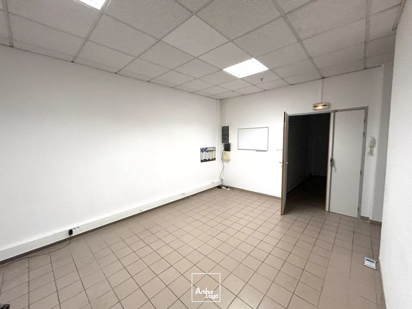 A louer - Bureaux - Carbon Blanc proche autoroute A10