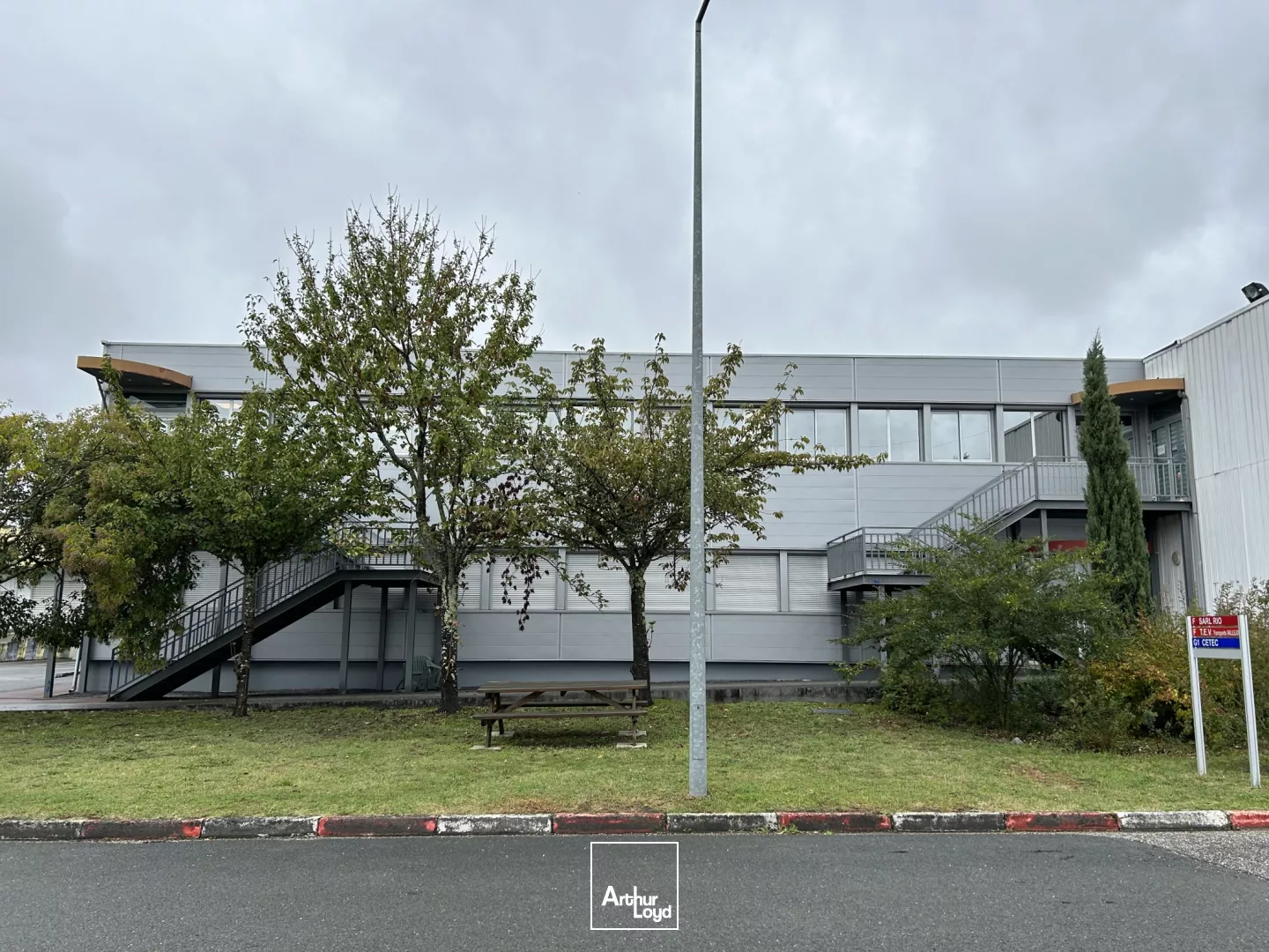 A louer - Bureaux - Carbon Blanc proche autoroute A10