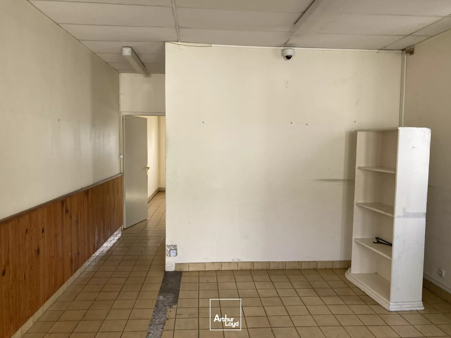 Entrepôt de 490 m2 à louer à Villenave d'Ornon avec une visibilité depuis la rocade