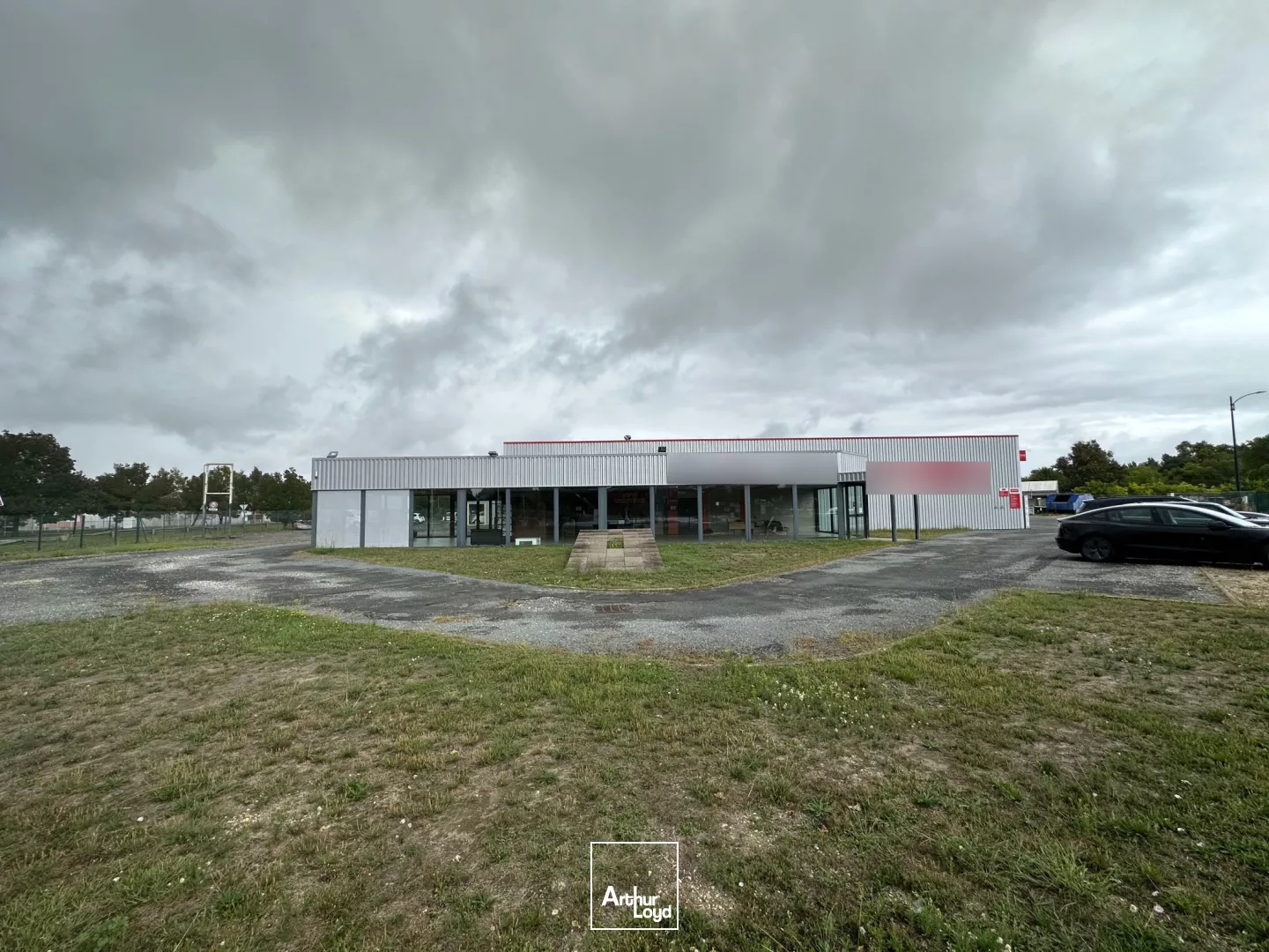 Opportunité de location à Libourne : cellule d'activités de 544 m²