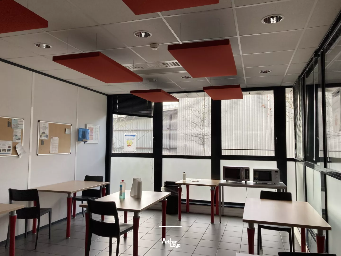 2 612 m² de bureaux à louer à Gradignan proche autoroute A63 et rocade