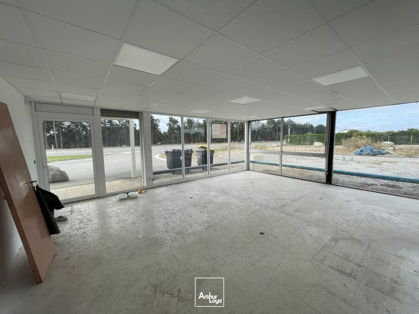 Locaux commerciaux à louer à VERNEUIL SUR AVRE 27130