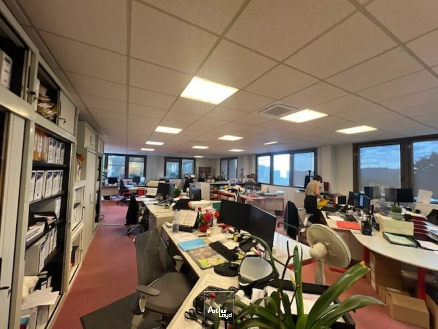 Bureaux à louer à VAL DE REUIL 27100