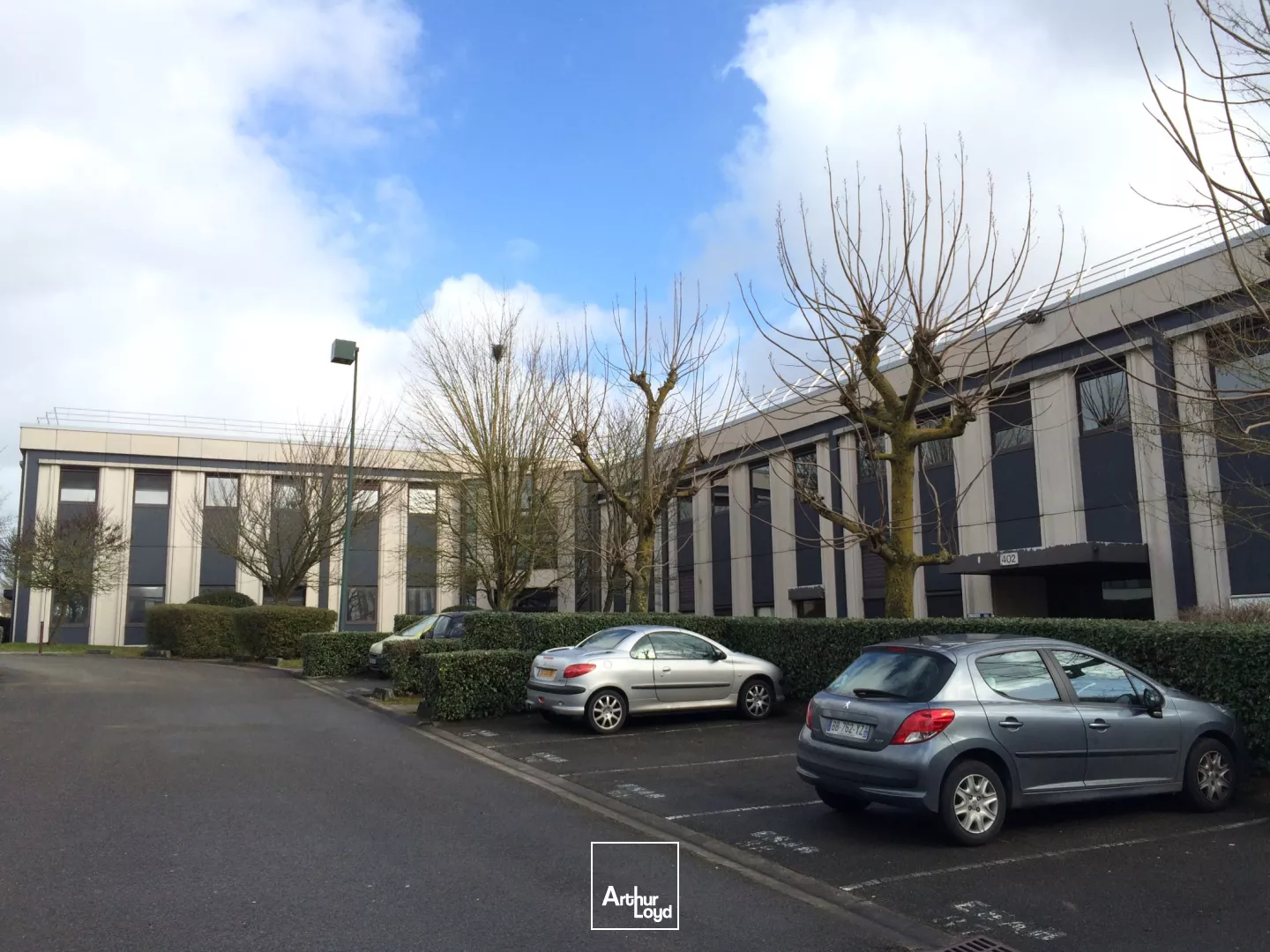 MOSAIC PARC - ACTIVITE AVEC BUREAUX - 1251 m² divisibles 414 M²