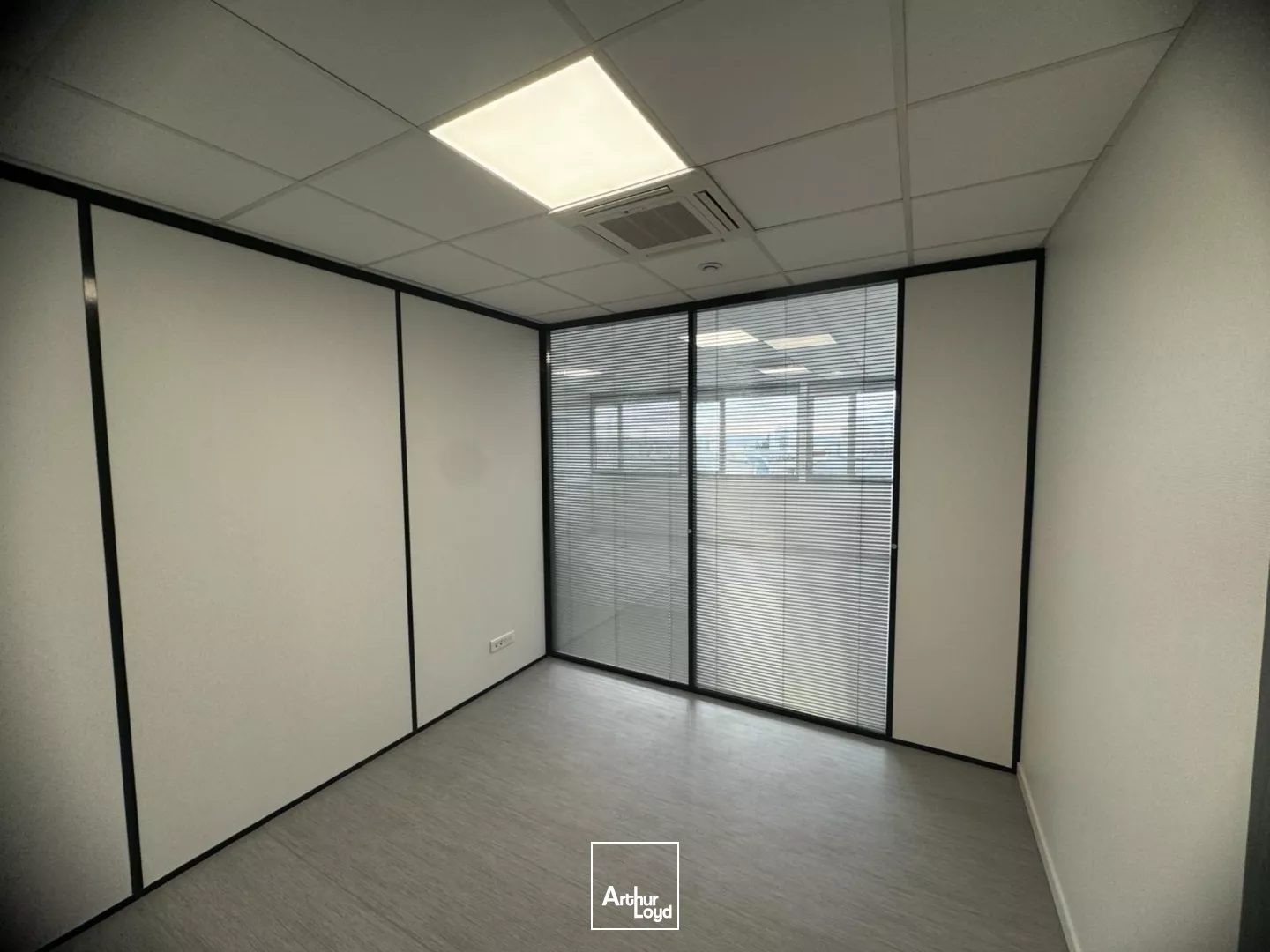 Bureaux à louer 100 - 200 m²
