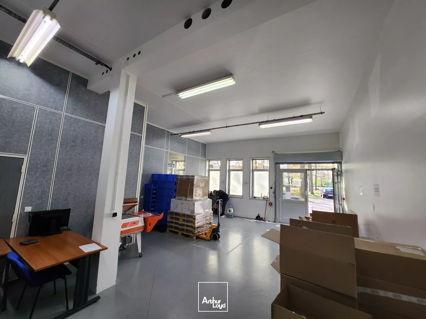 Locaux d'activité à louer à ERAGNY 95610