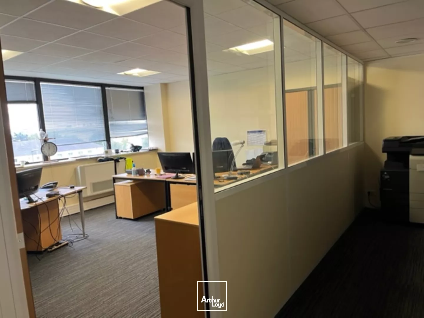 BUREAUX A LOUER CERGY PREFECTURE - PROXIMITE CENTRE COMMERCIAL 3 FONTAINES