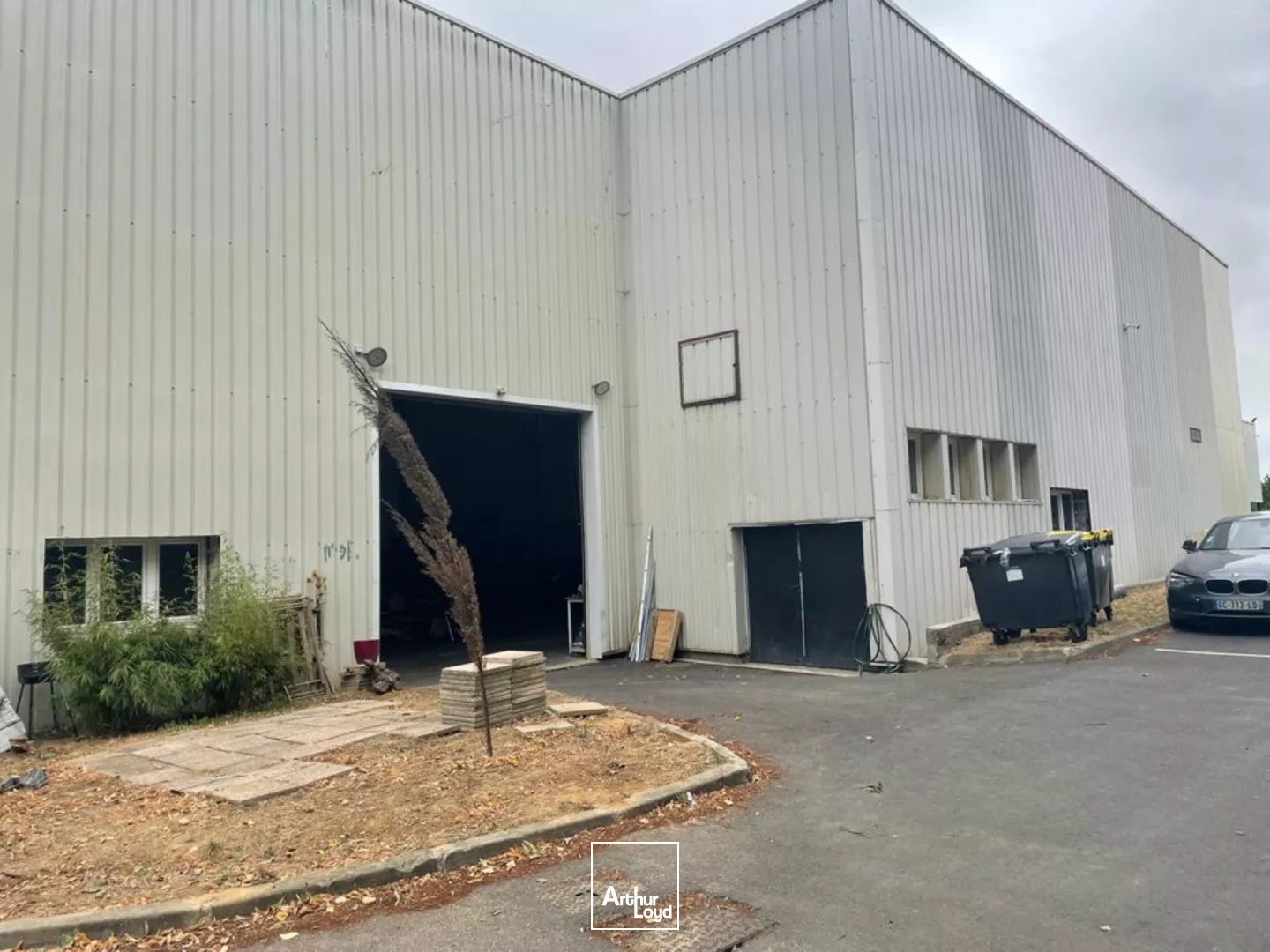 Locaux d'activité à vendre à MARINES 95640