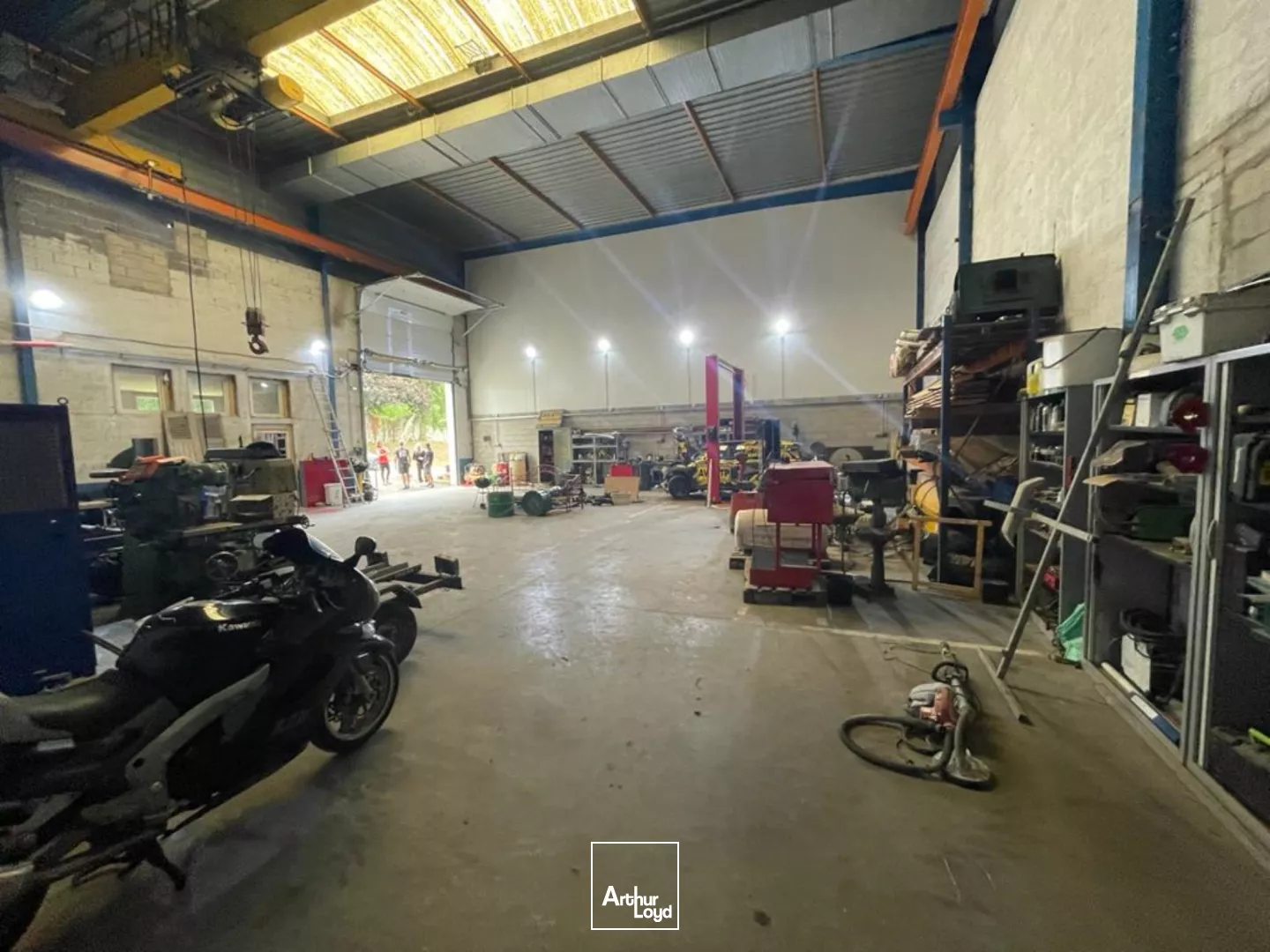 Locaux d'activité à vendre à MARINES 95640