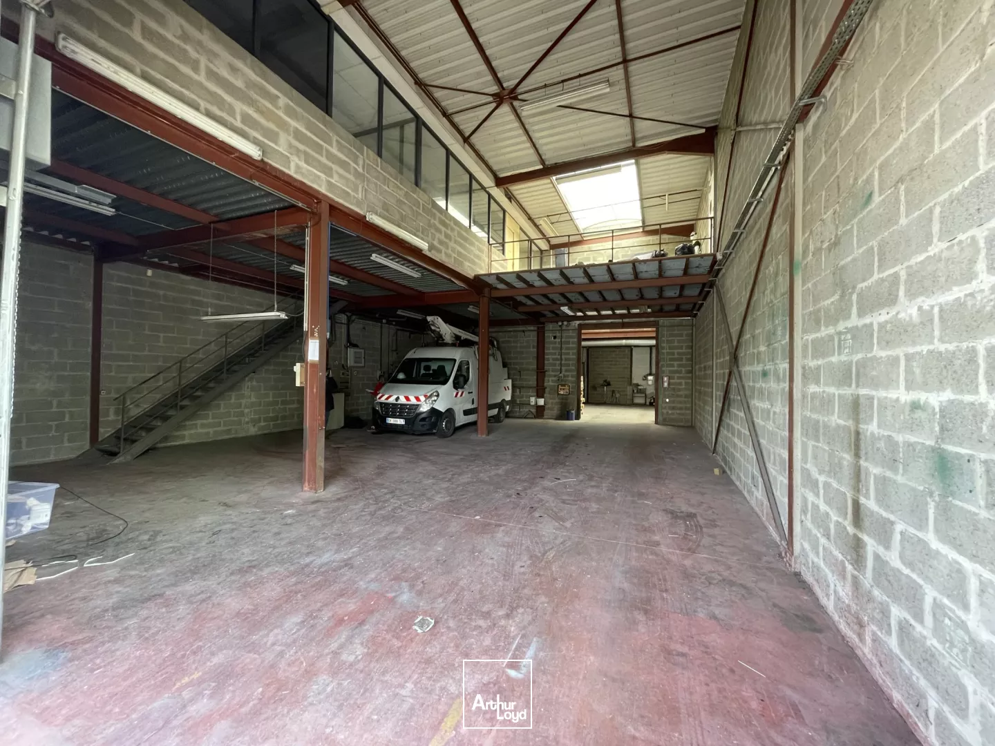 Locaux d'activité à vendre à SAINT OUEN L'AUMONE 95310