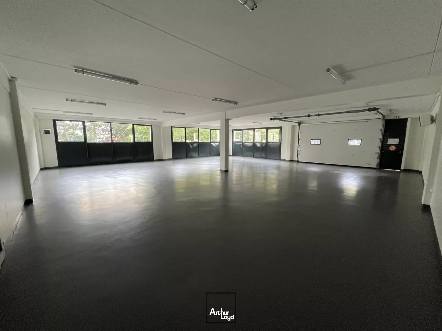 Locaux d'activité à louer à HERBLAY 95220