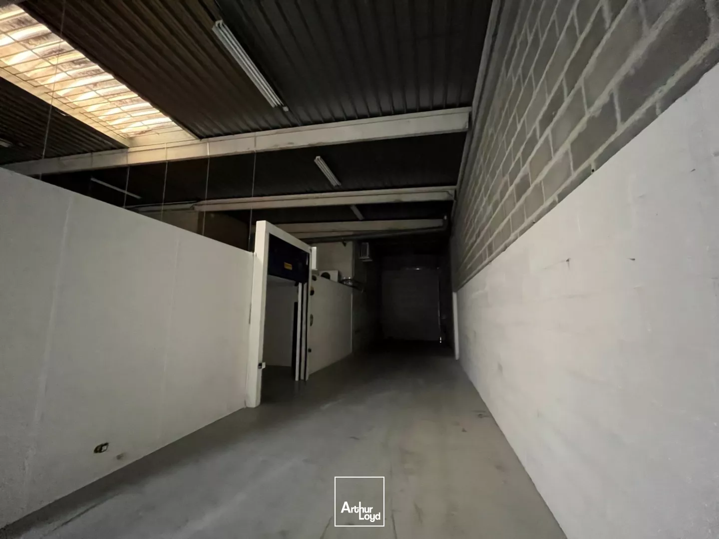 Locaux d'activité à louer à HERBLAY 95220