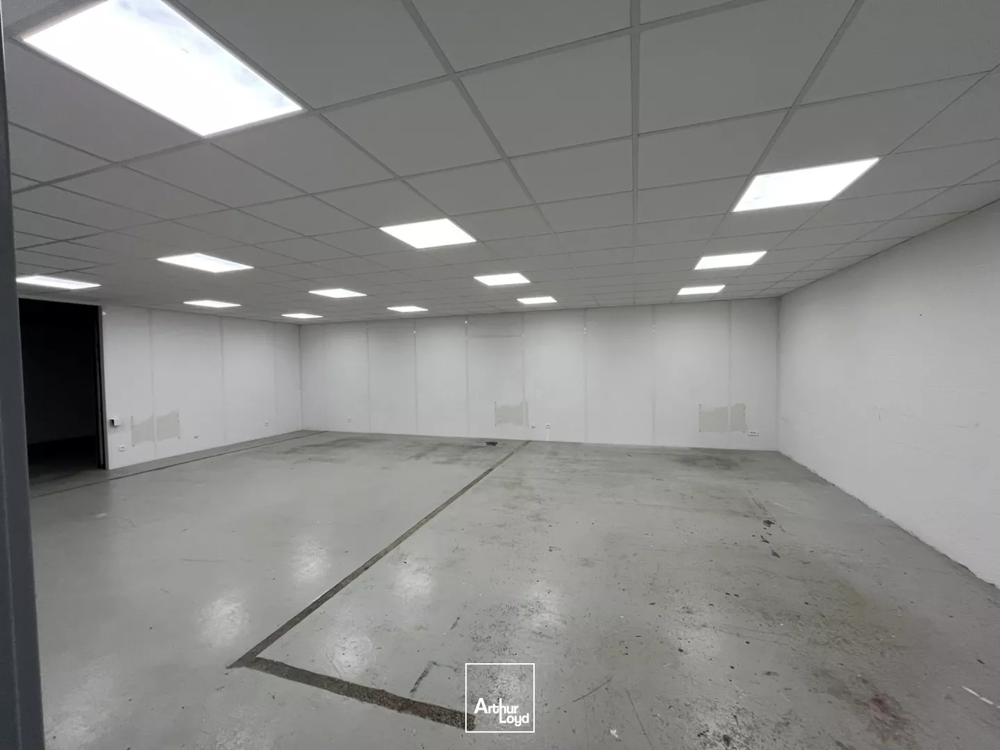 Locaux d'activité à louer à HERBLAY 95220