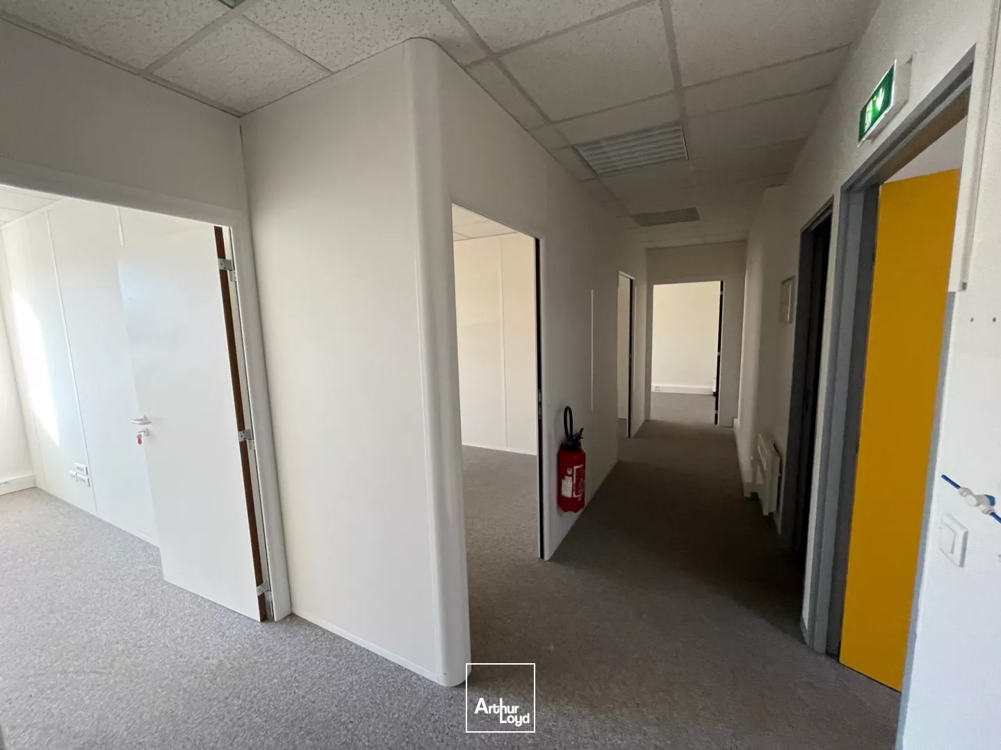 Locaux d'activité à louer à HERBLAY 95220