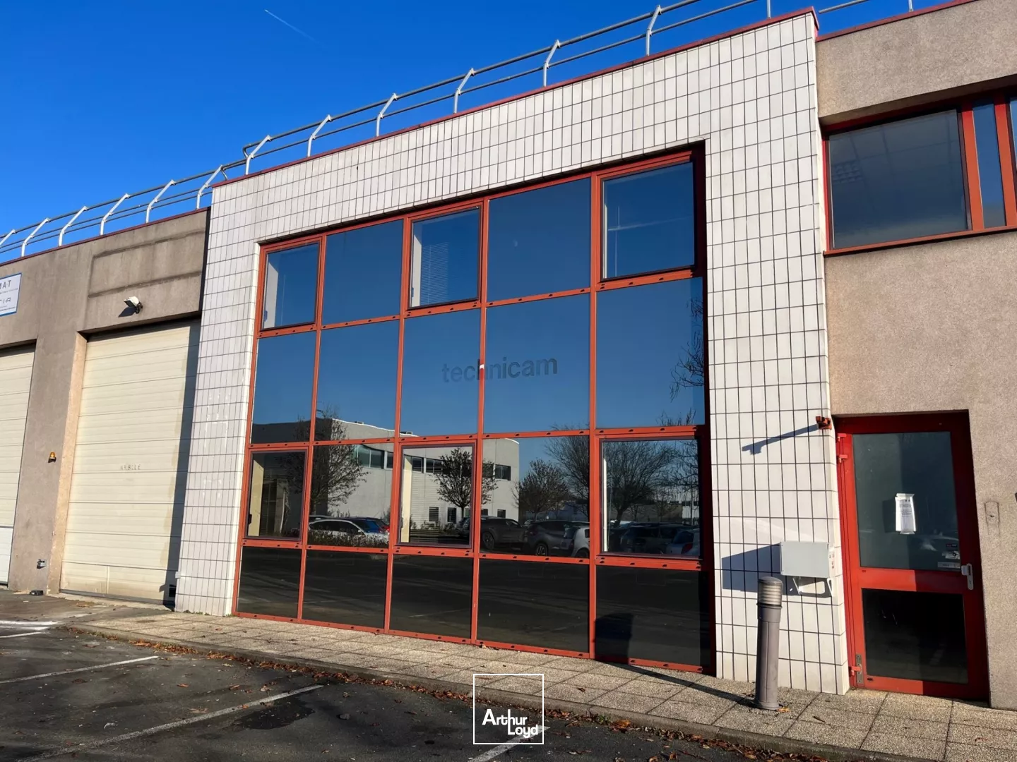 Locaux d'activité à louer à HERBLAY 95220