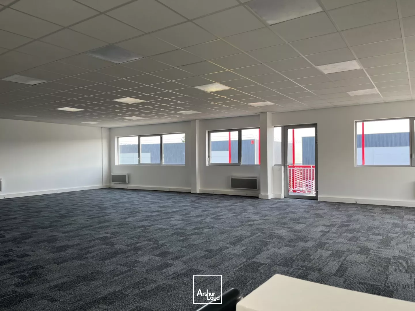 Locaux d'activité à louer à FREPILLON 95740