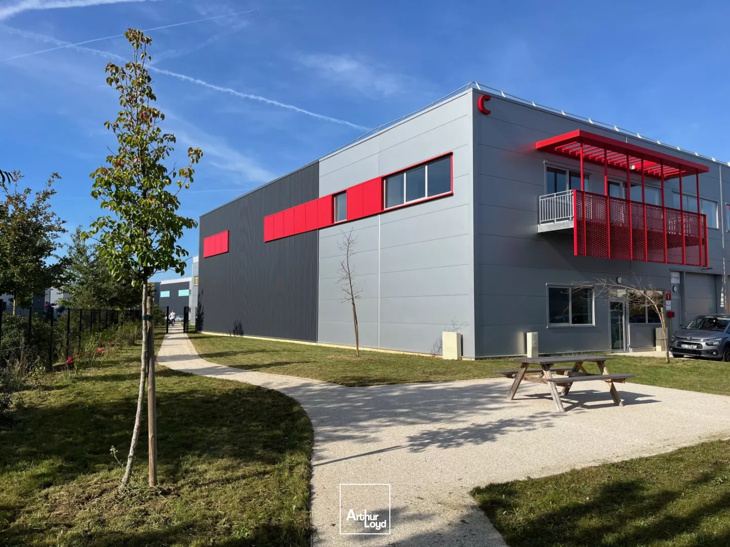 Locaux d'activité à louer à FREPILLON 95740