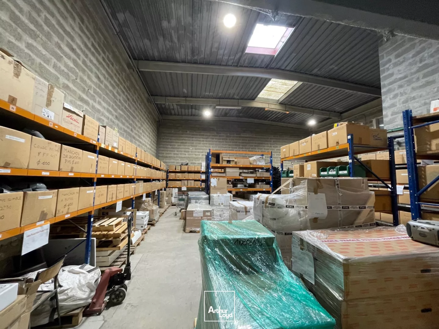 Locaux d'activité à vendre à ERAGNY 95610