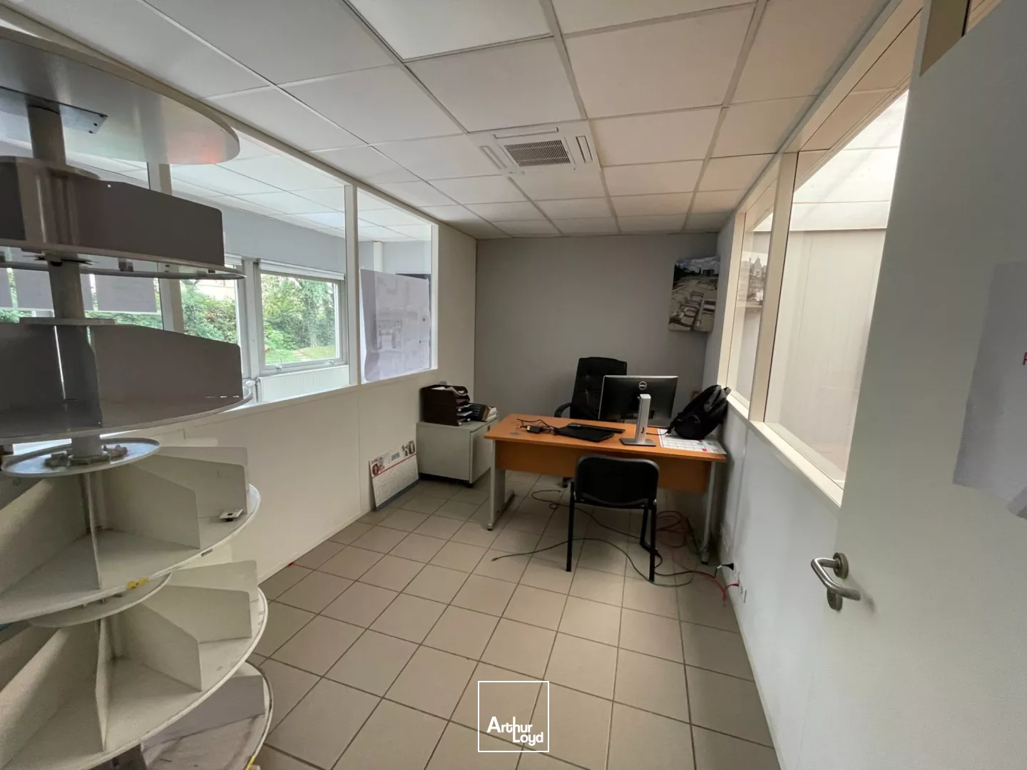 Locaux d'activité à vendre à ERAGNY 95610