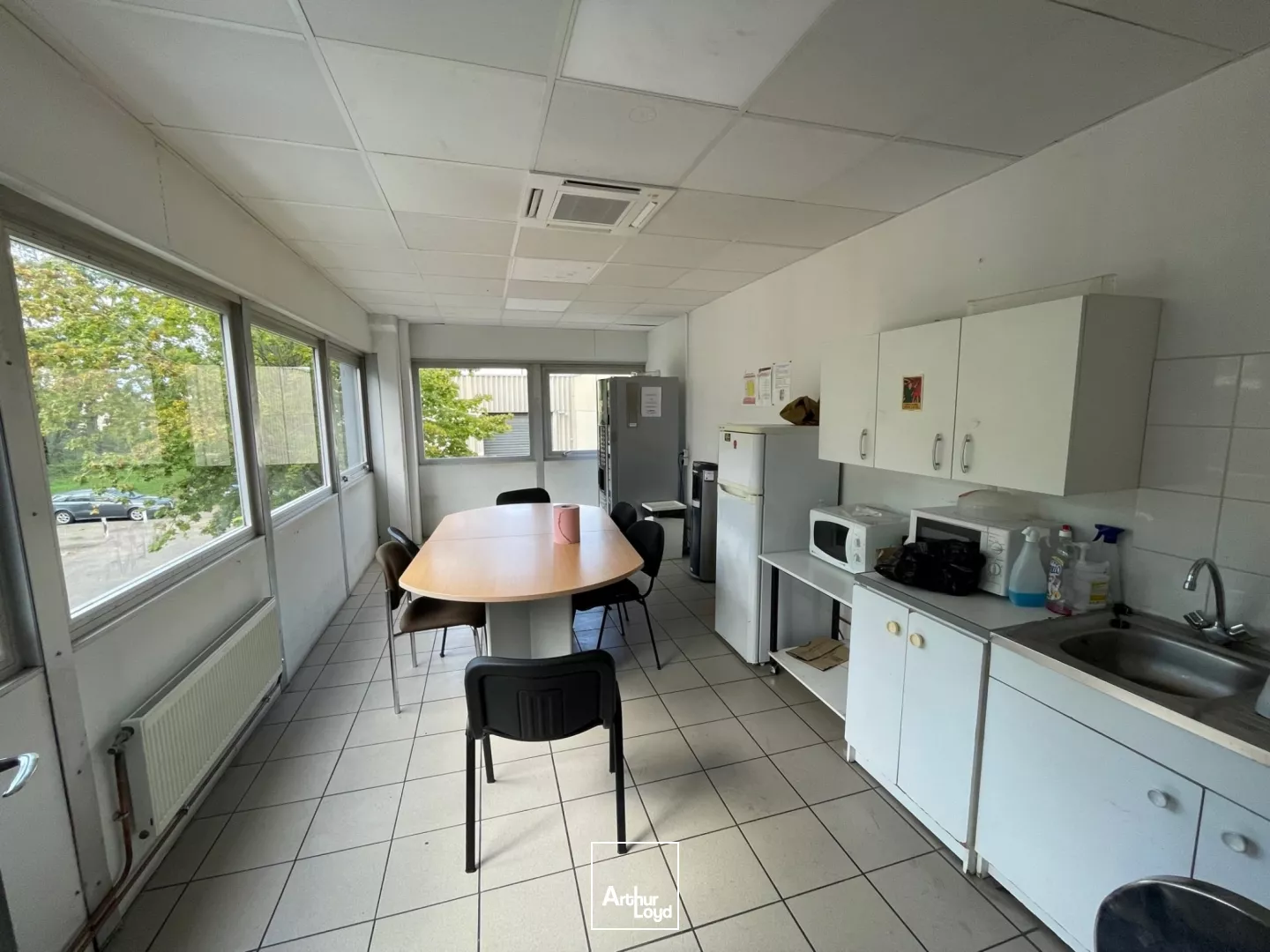 Locaux d'activité à vendre à ERAGNY 95610