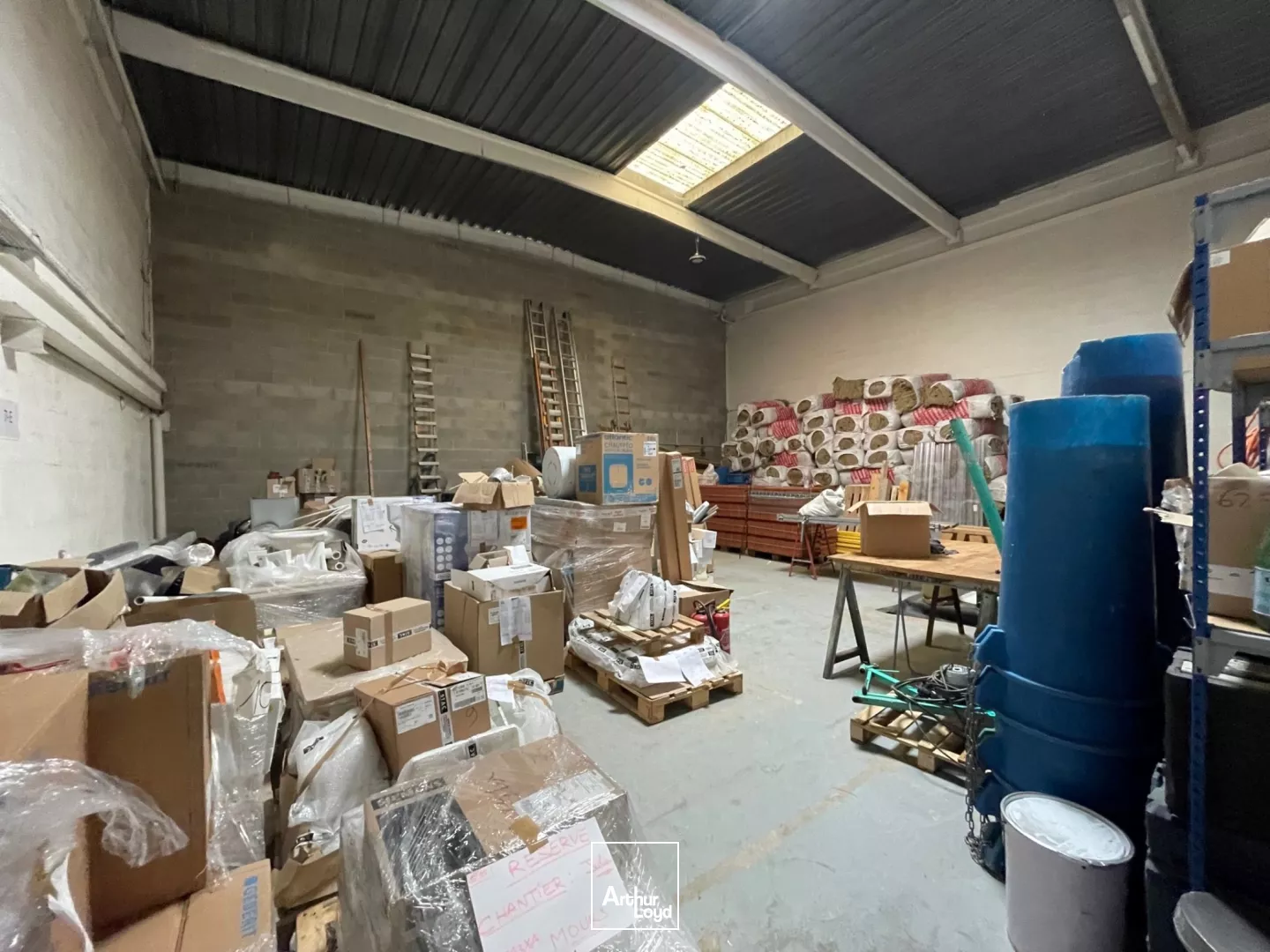 Locaux d'activité à vendre à ERAGNY 95610