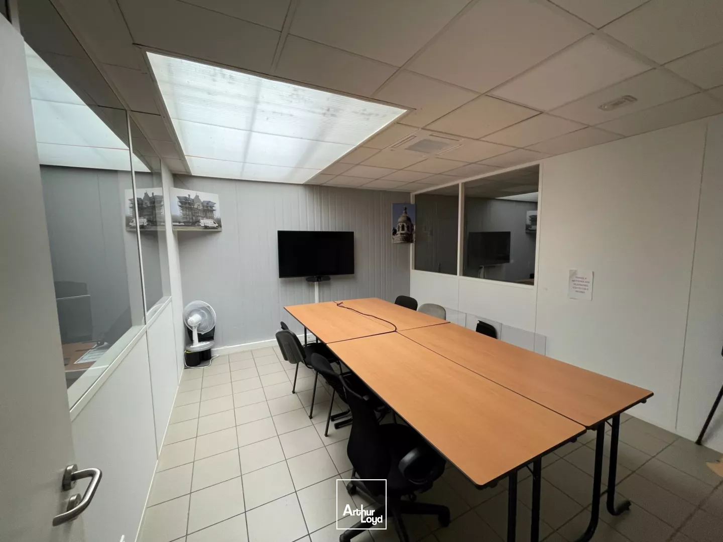 Locaux d'activité à vendre à ERAGNY 95610