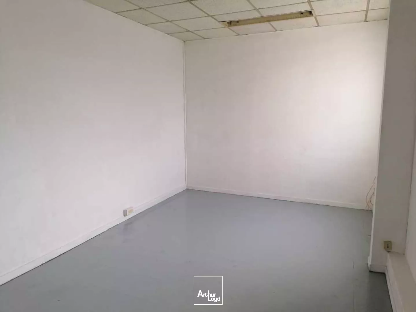 Cellules d'activités à louer à partir de 216m²