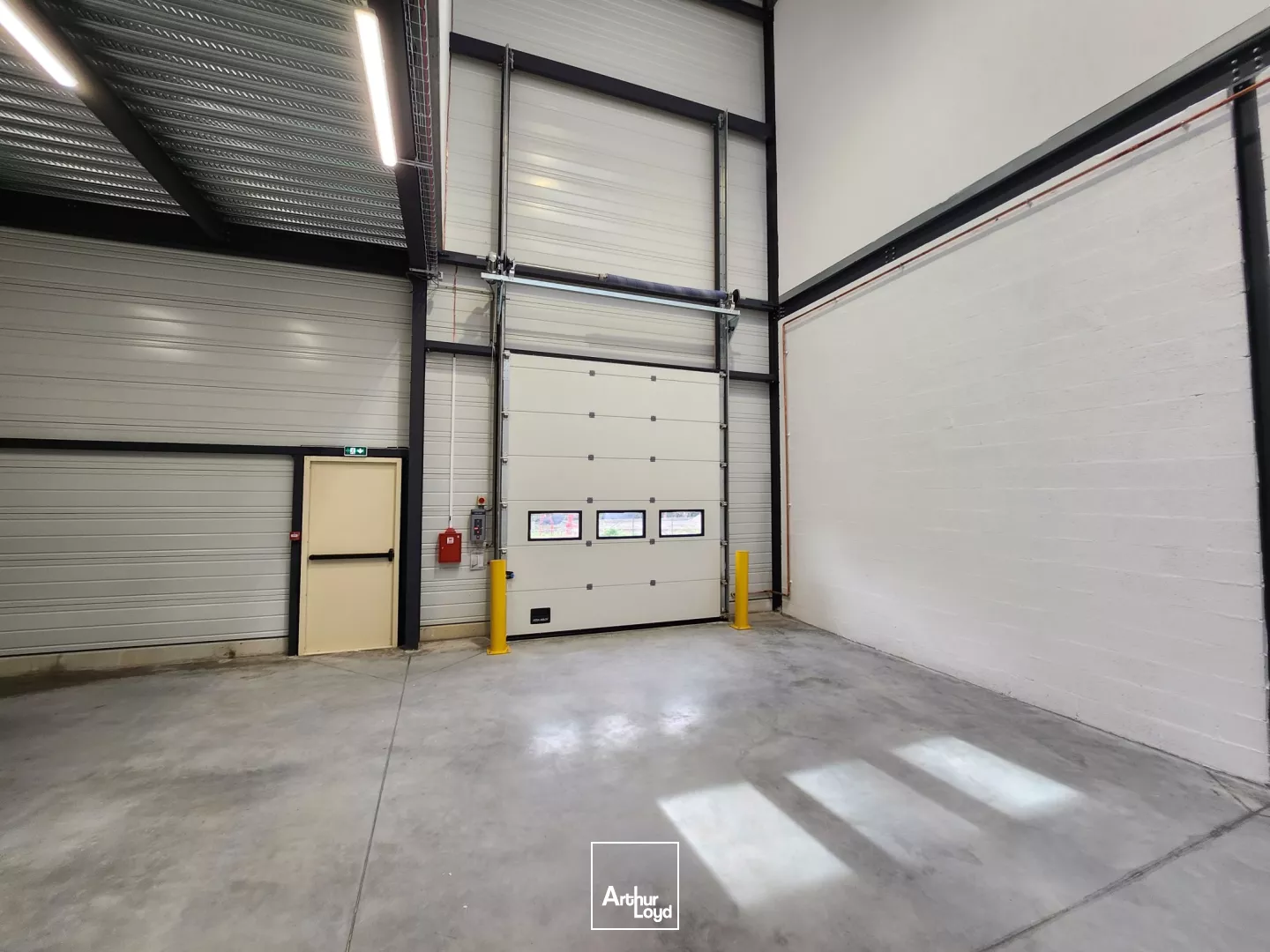 Petites cellules d'activités neuves à louer