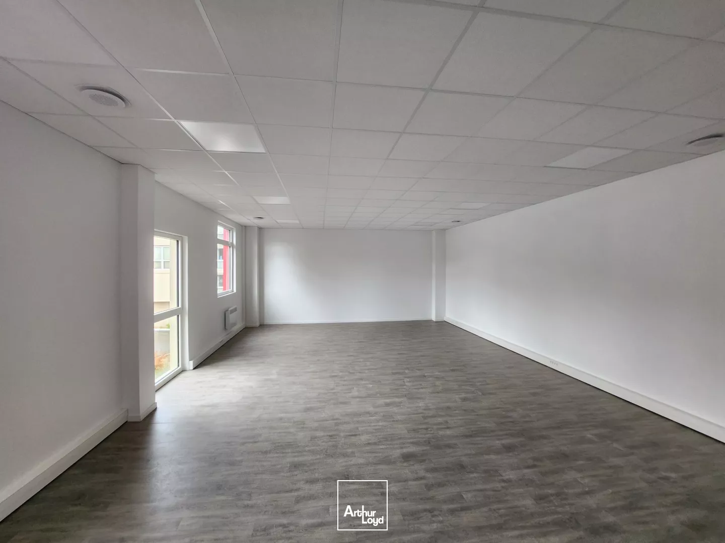 Petites cellules d'activités neuves à louer