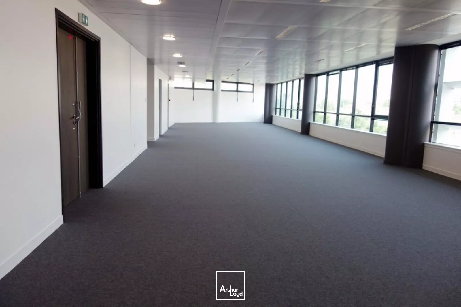 Bureaux rénovés et lumineux à Rueil Malmaison - RER A à proximité - Quartier dynamique