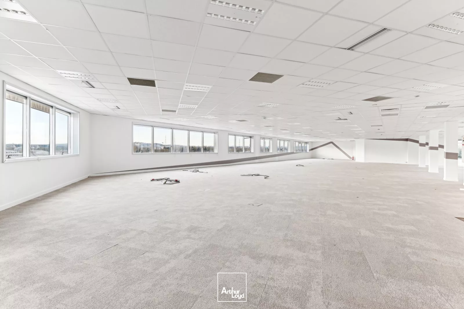 Bureaux rénovés à louer - Gennevilliers - Services - Proximité transports